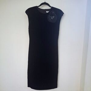 TRINA TURK Black Velvet Dress with Floral Appliqué Pin Embellishment  Size 8-NWT